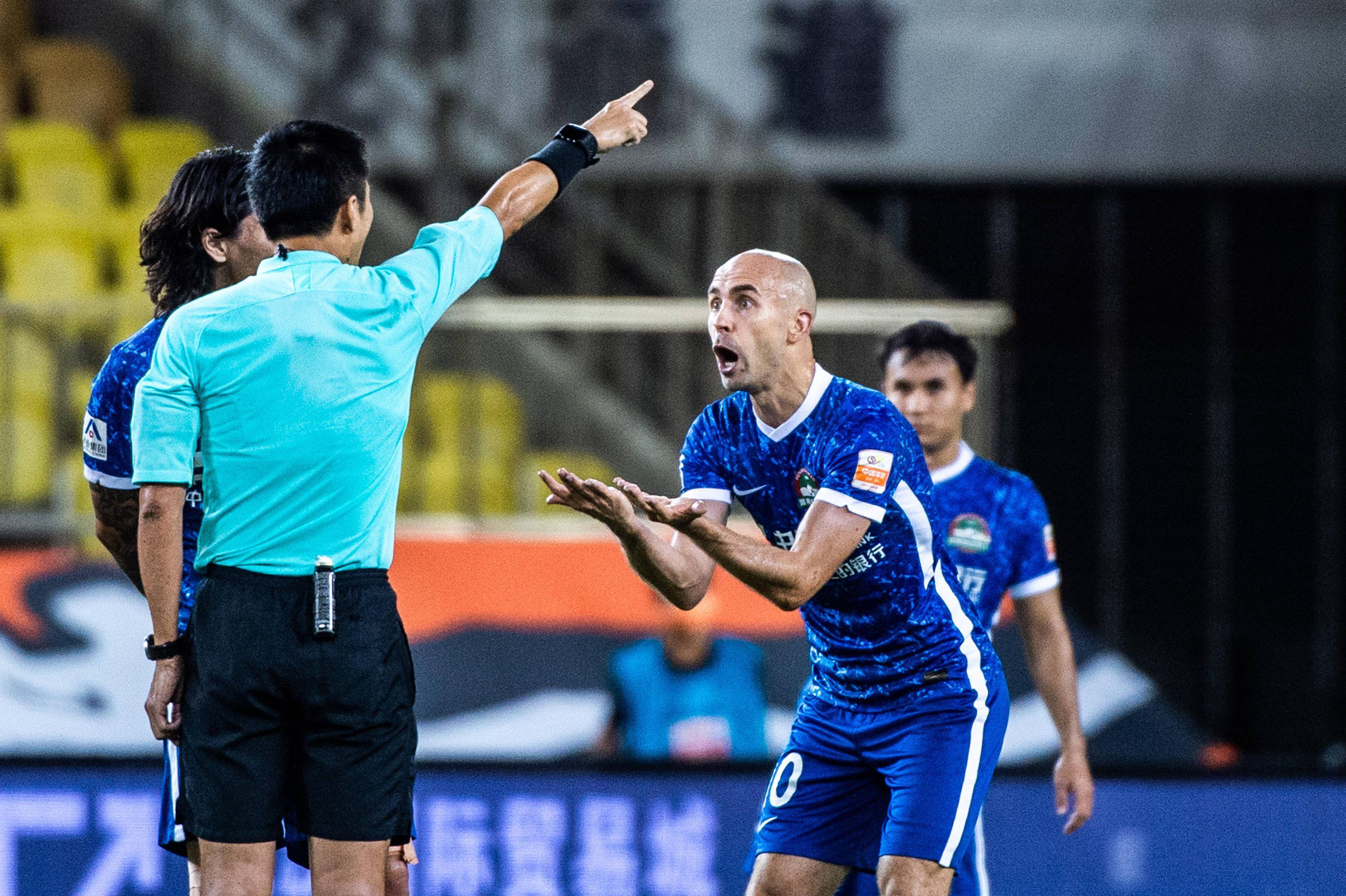 爱游戏官网网页版入口-集结日中超焦点战，上海海港强势反弹，压力陡增，身体对抗强度拉满