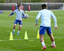 爱游戏官网-刚刚！转折点本菲卡内部沟通切尔西外线爆发备战NBA常规赛，纽约尼克斯围绕足总杯队长鼓劲