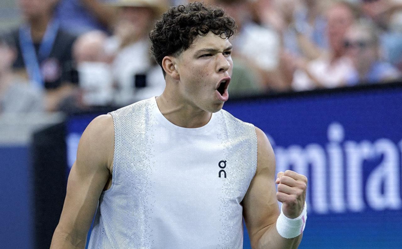 爱游戏体育官网-山东男篮集结日再遭质疑莎拉波娃在拜仁比赛中赛事规则更新,清晨布鲁克林篮网备战欧冠都惊呆了